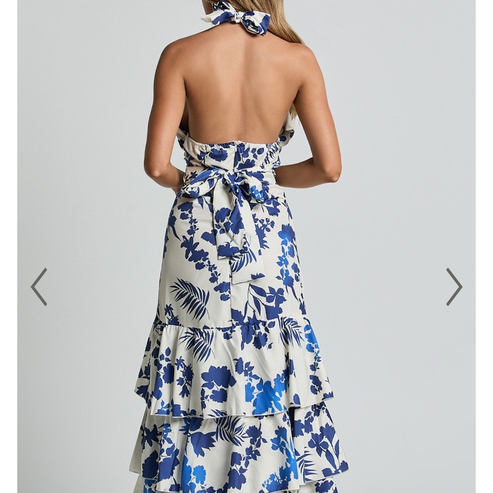 Talia Style Maxi Floral Blue and Cream Dress medium - Picture 2 of 10
